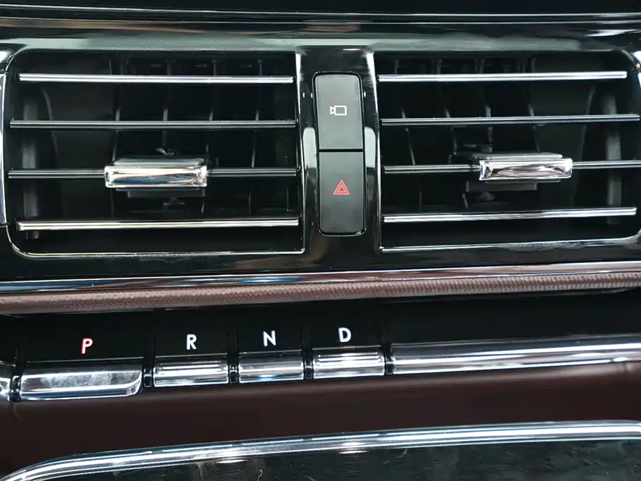 Lincoln Navigator