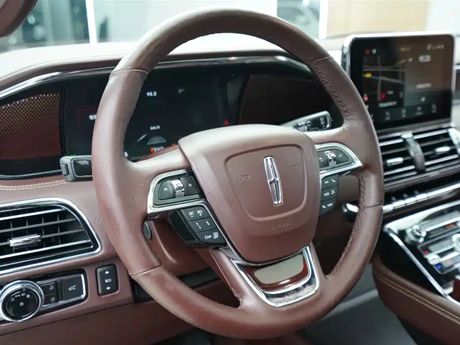 Lincoln Navigator