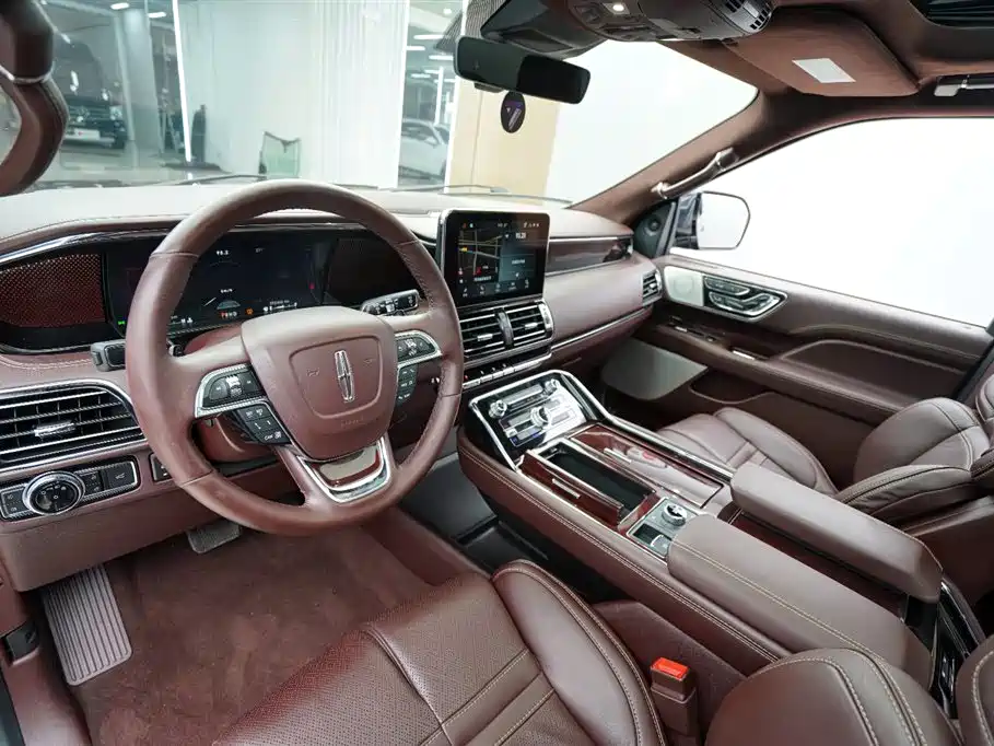 Lincoln Navigator