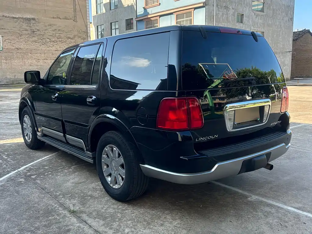 Lincoln Navigator