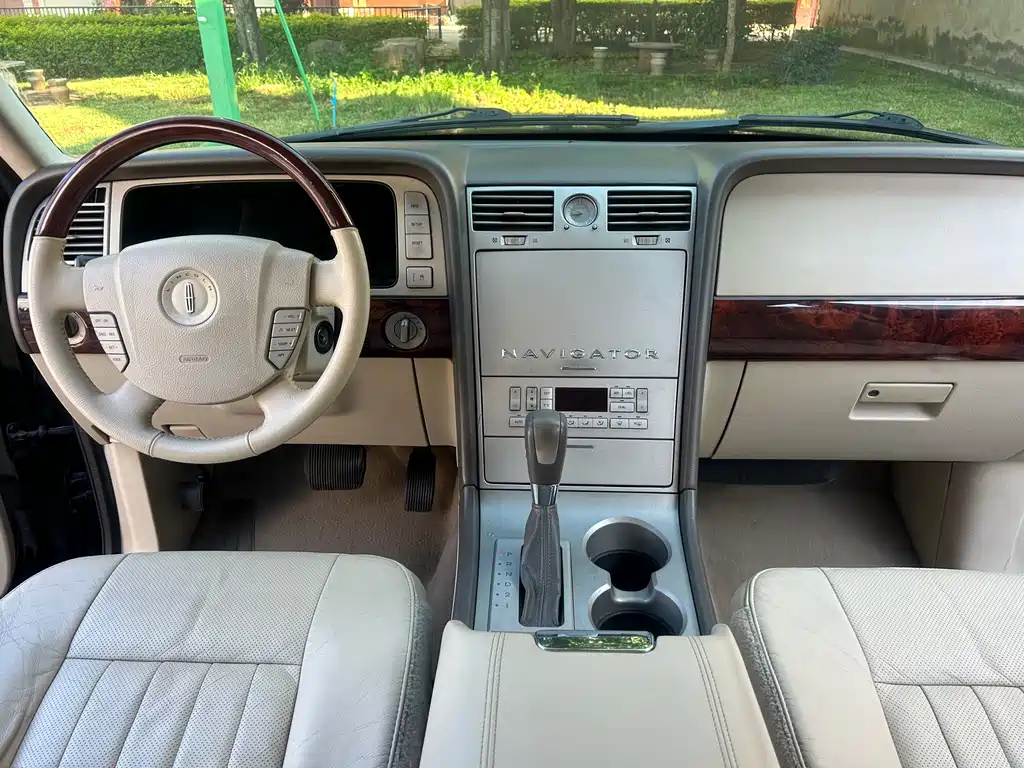 Lincoln Navigator