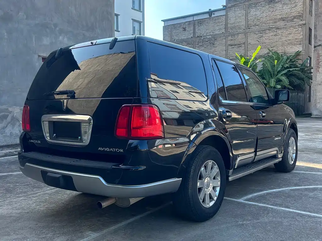Lincoln Navigator