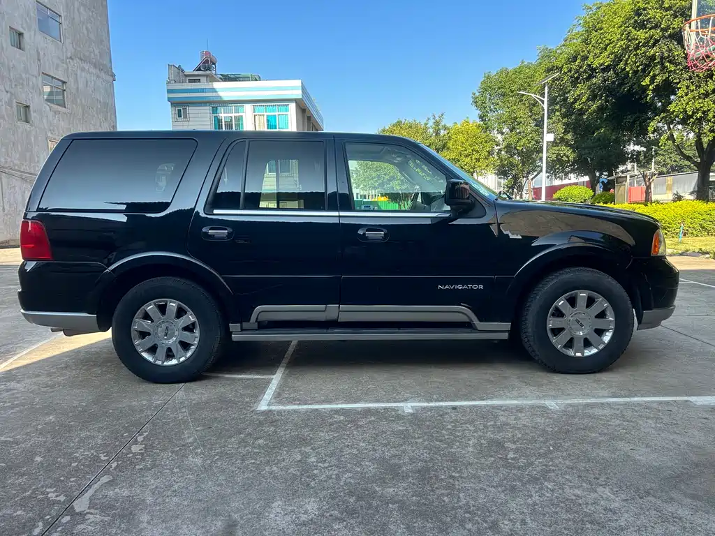 Lincoln Navigator