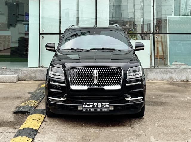Lincoln Navigator