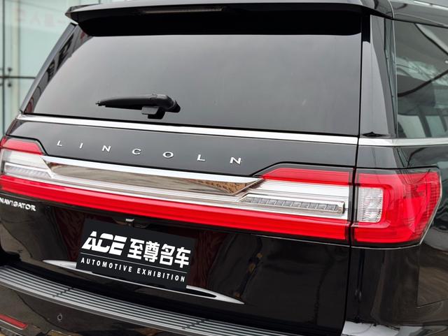 Lincoln Navigator
