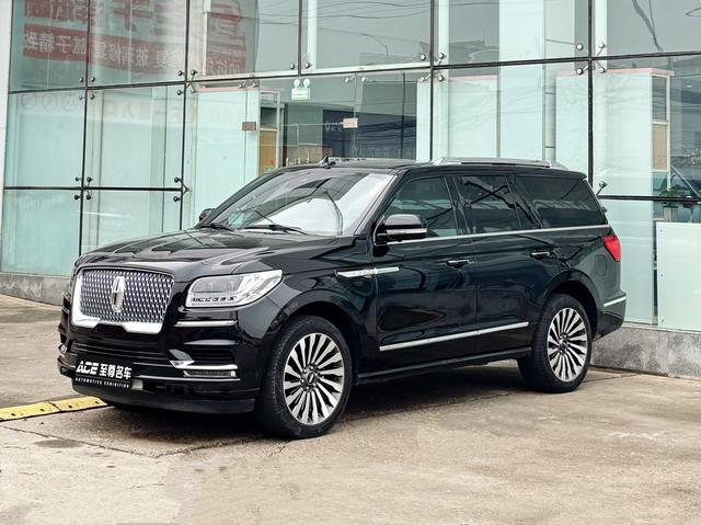 Lincoln Navigator