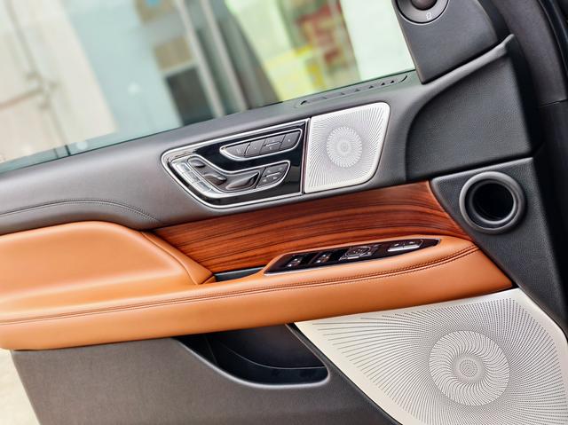 Lincoln Navigator