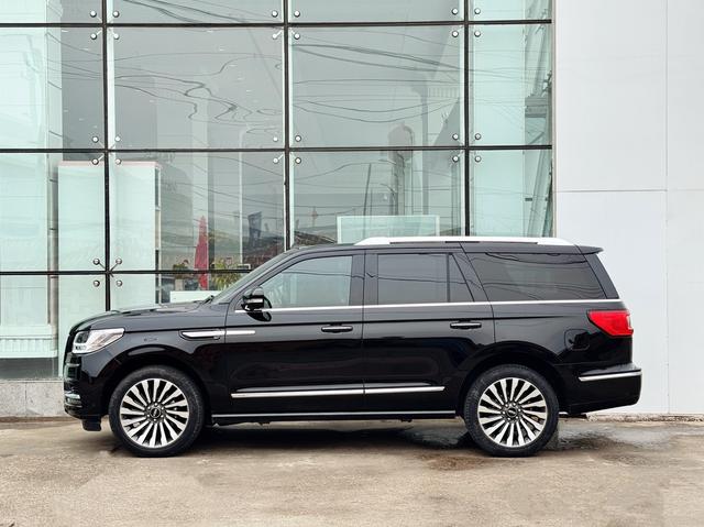 Lincoln Navigator