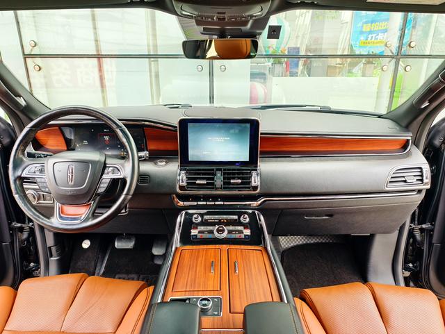 Lincoln Navigator