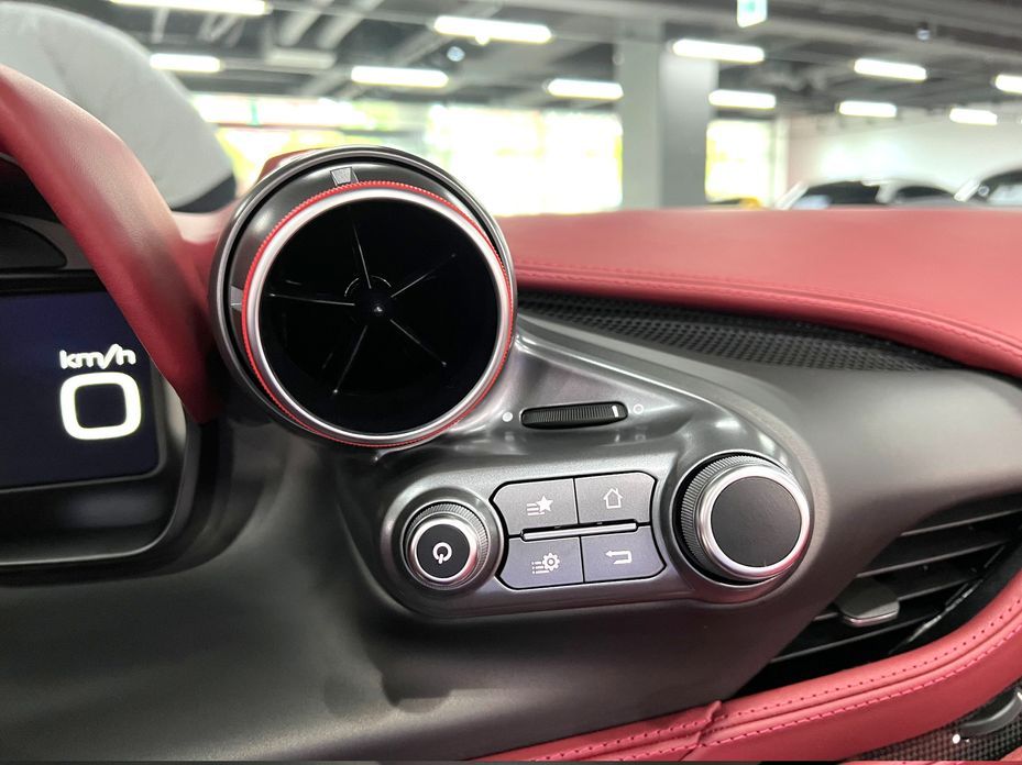Ferrari F8