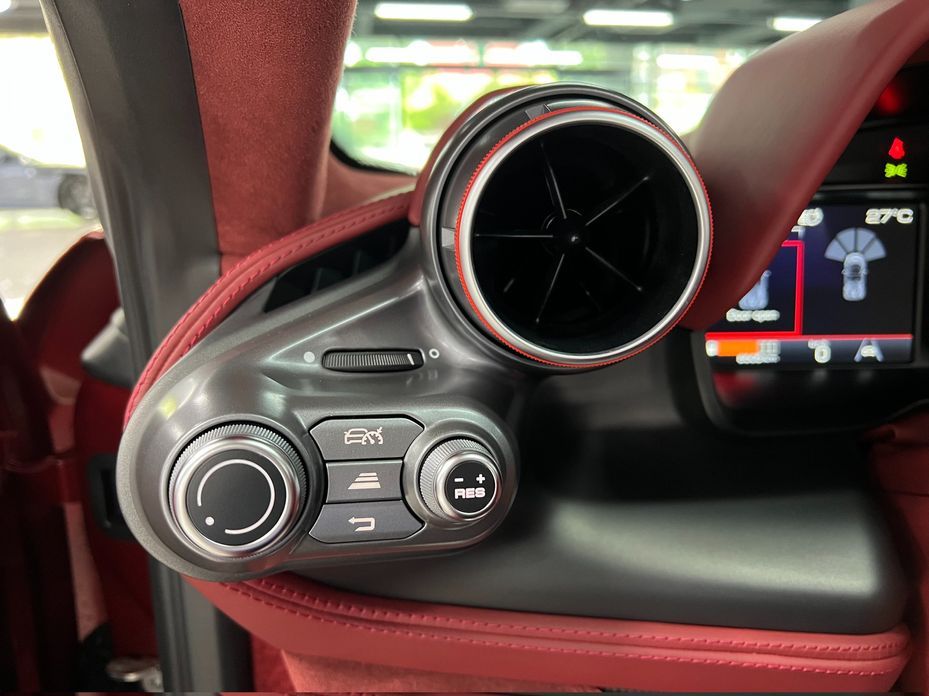 Ferrari F8