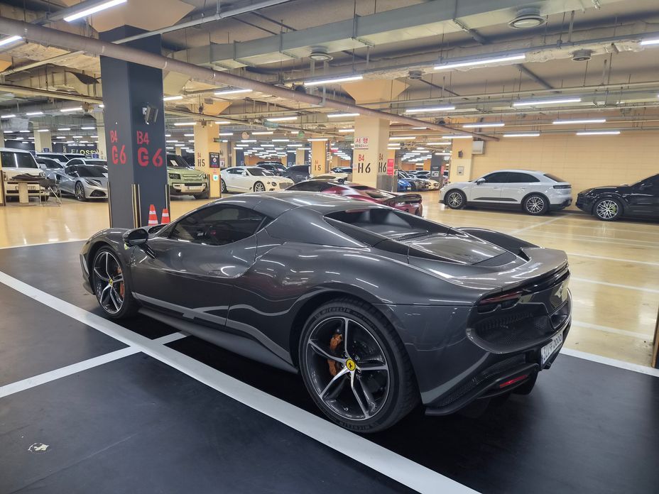 Ferrari 296