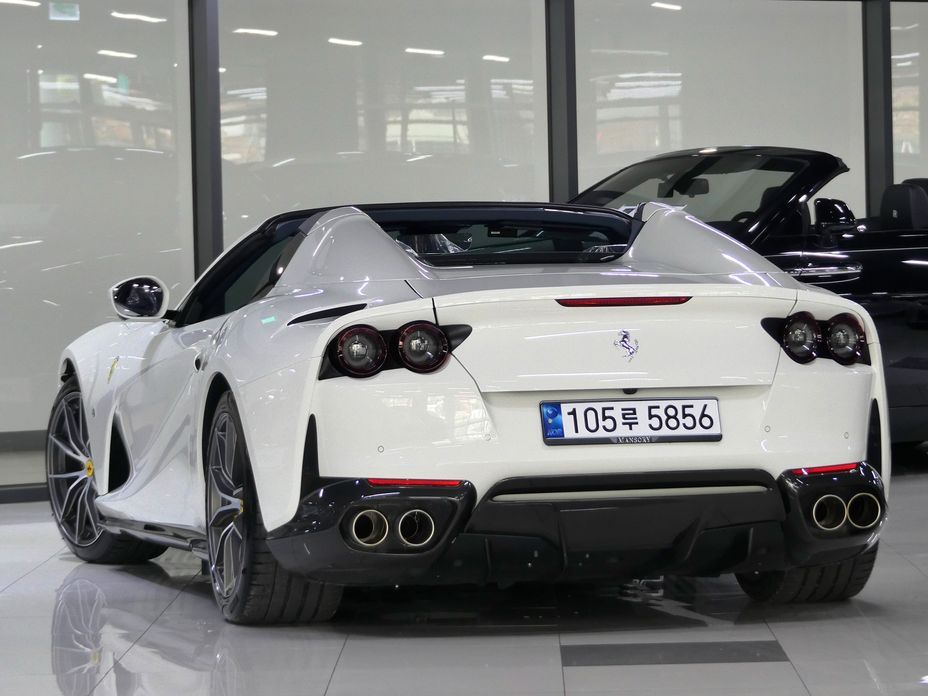 Ferrari 812