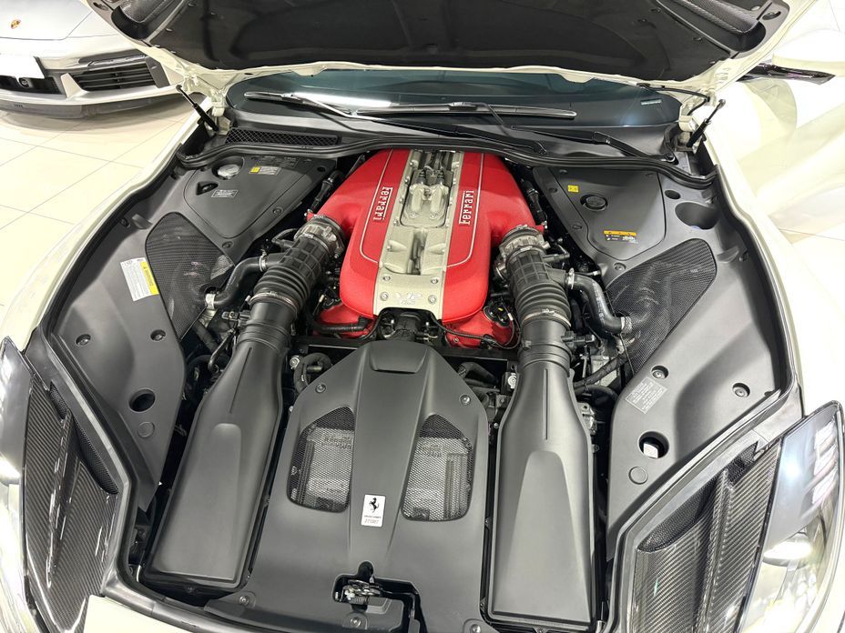 Ferrari 812