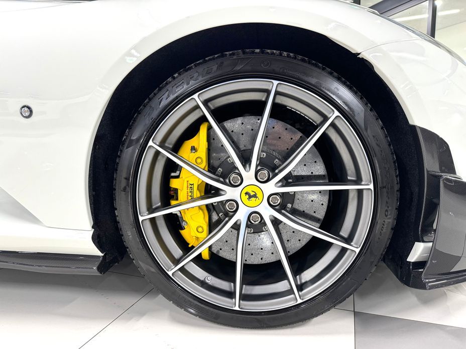 Ferrari 812