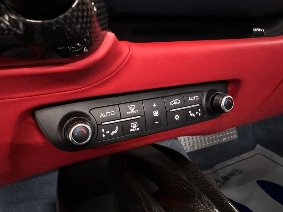 Ferrari 812