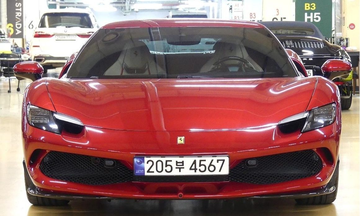 Ferrari 296