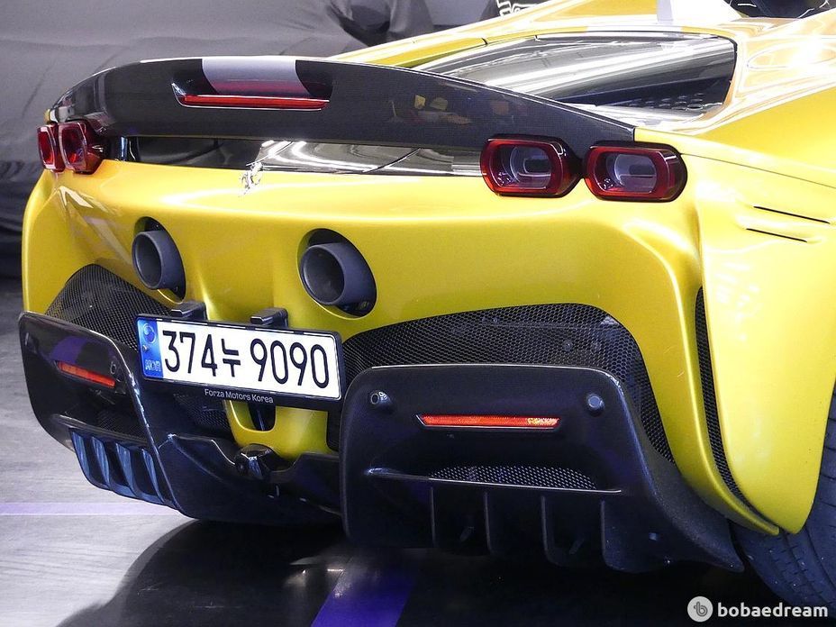 Ferrari SF90
