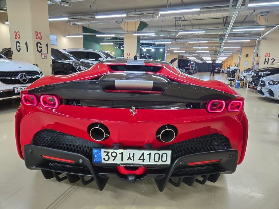 Ferrari SF90