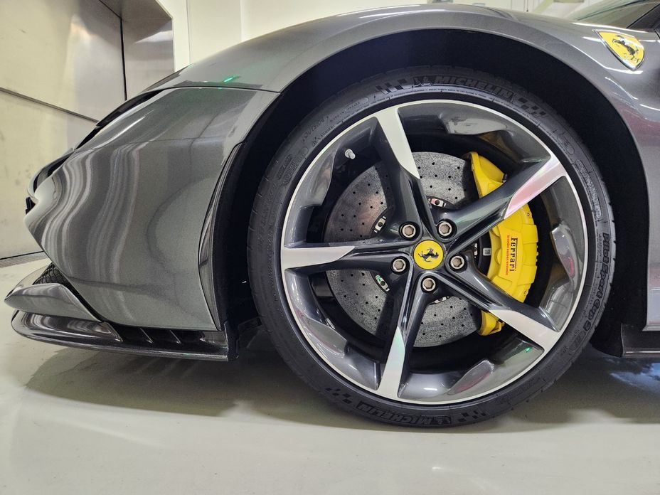 Ferrari SF90