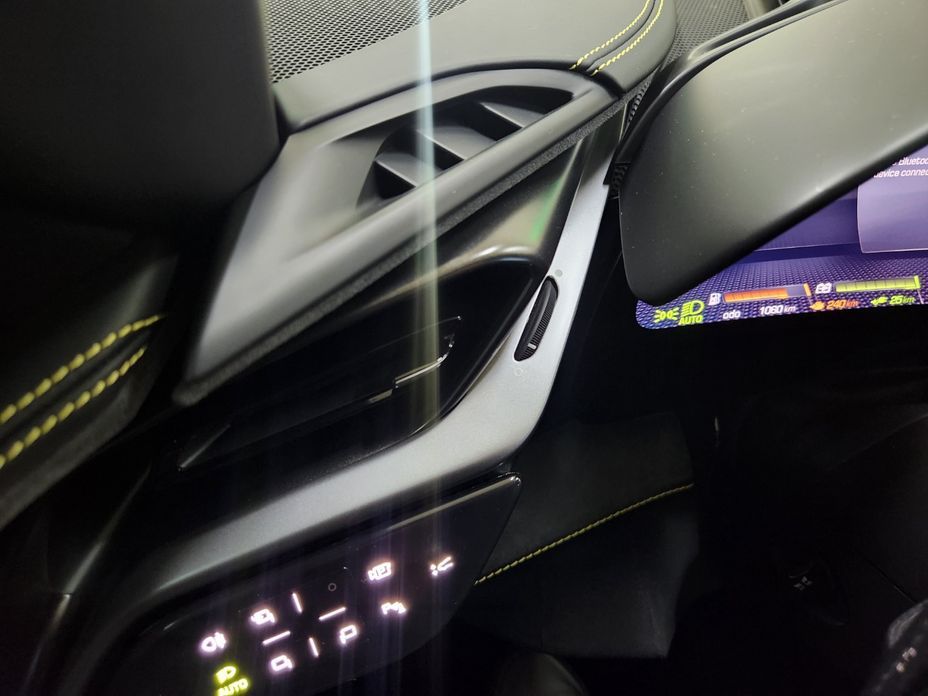 Ferrari SF90