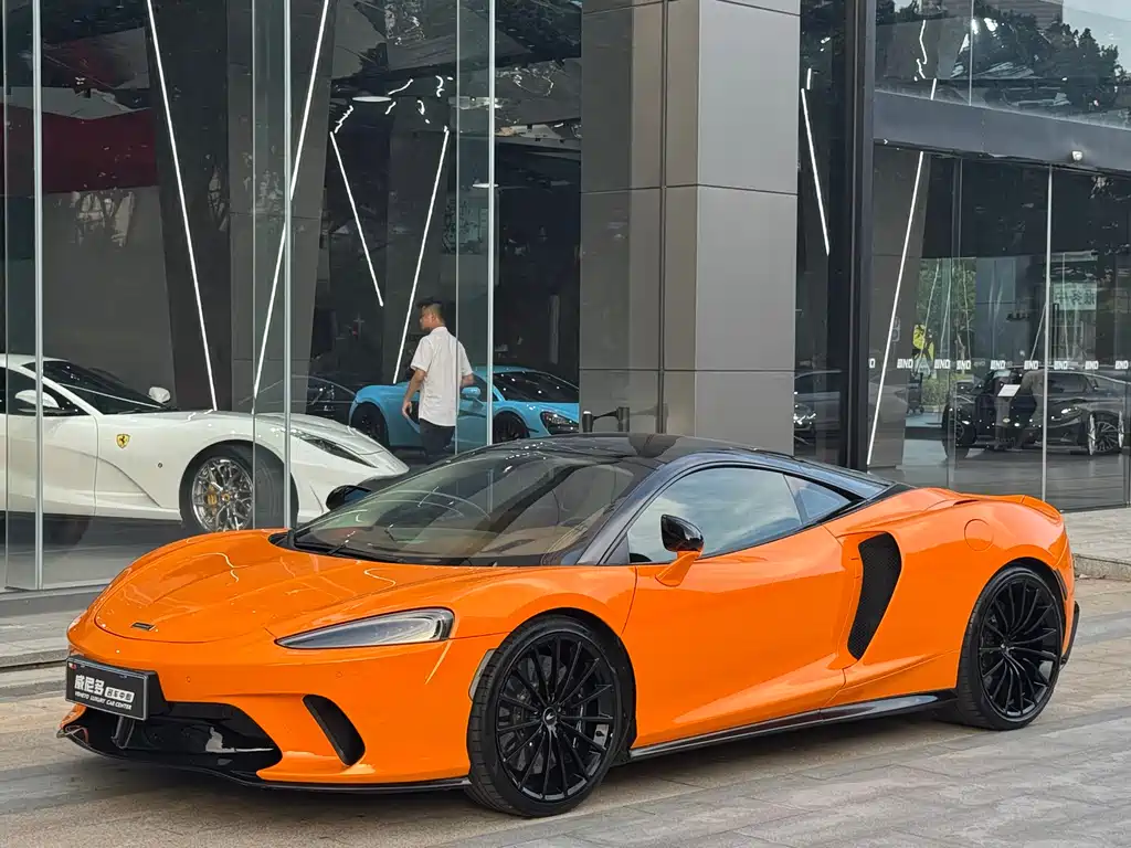 McLaren GT