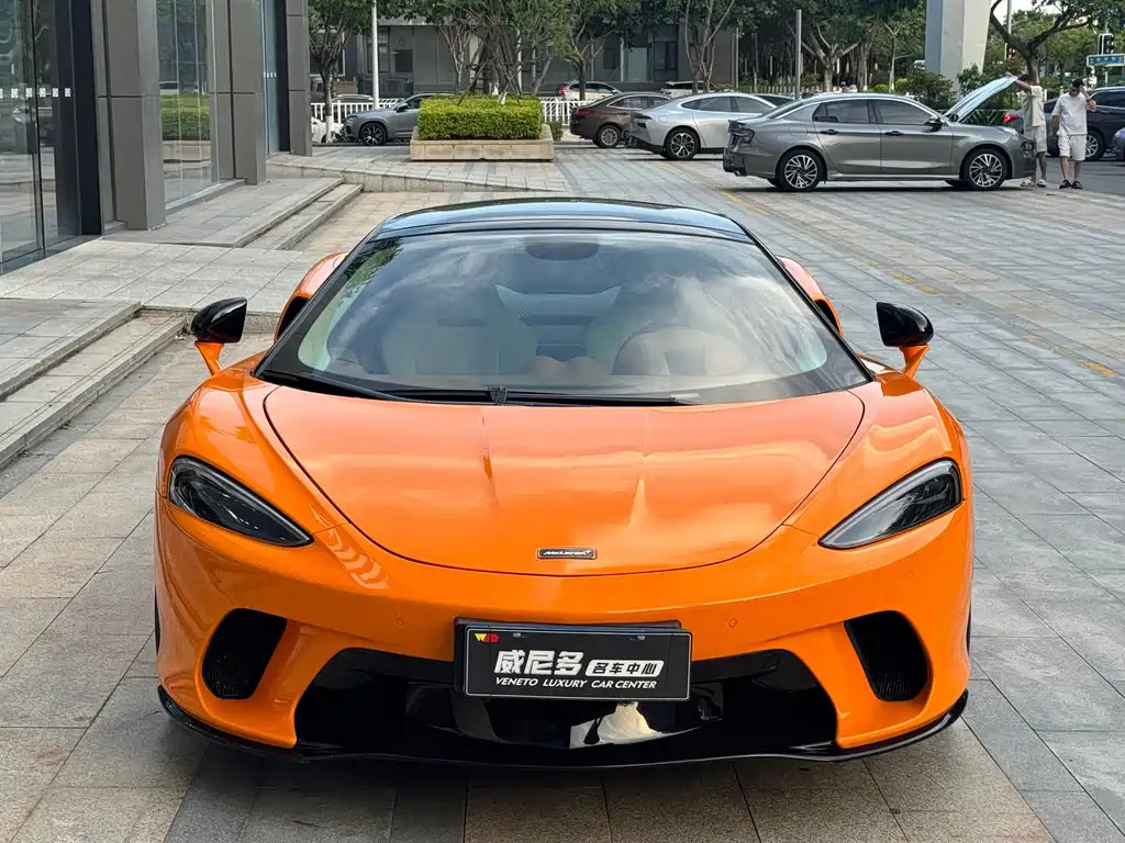 McLaren GT