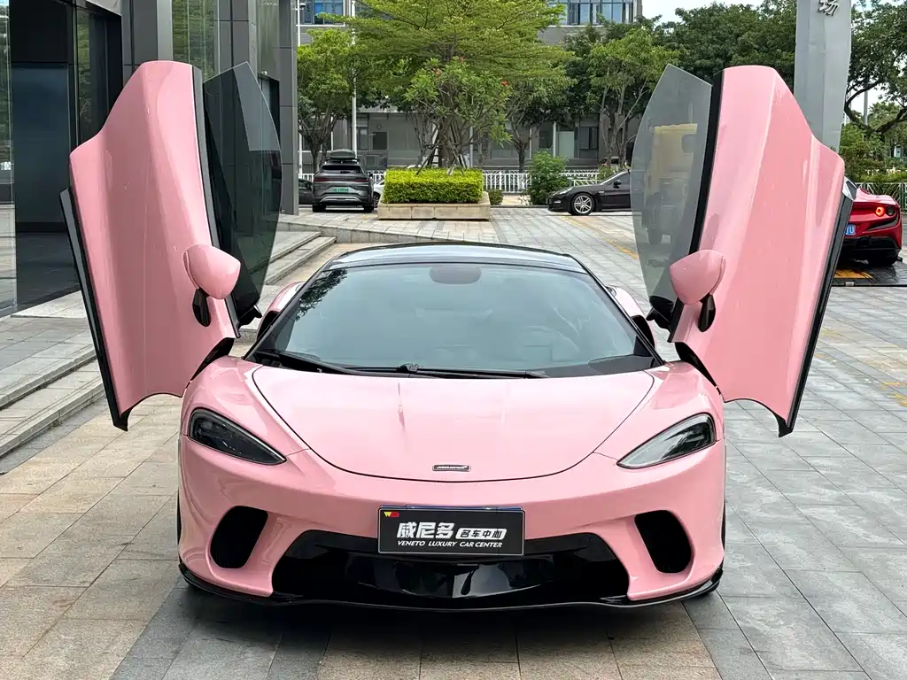 McLaren GT