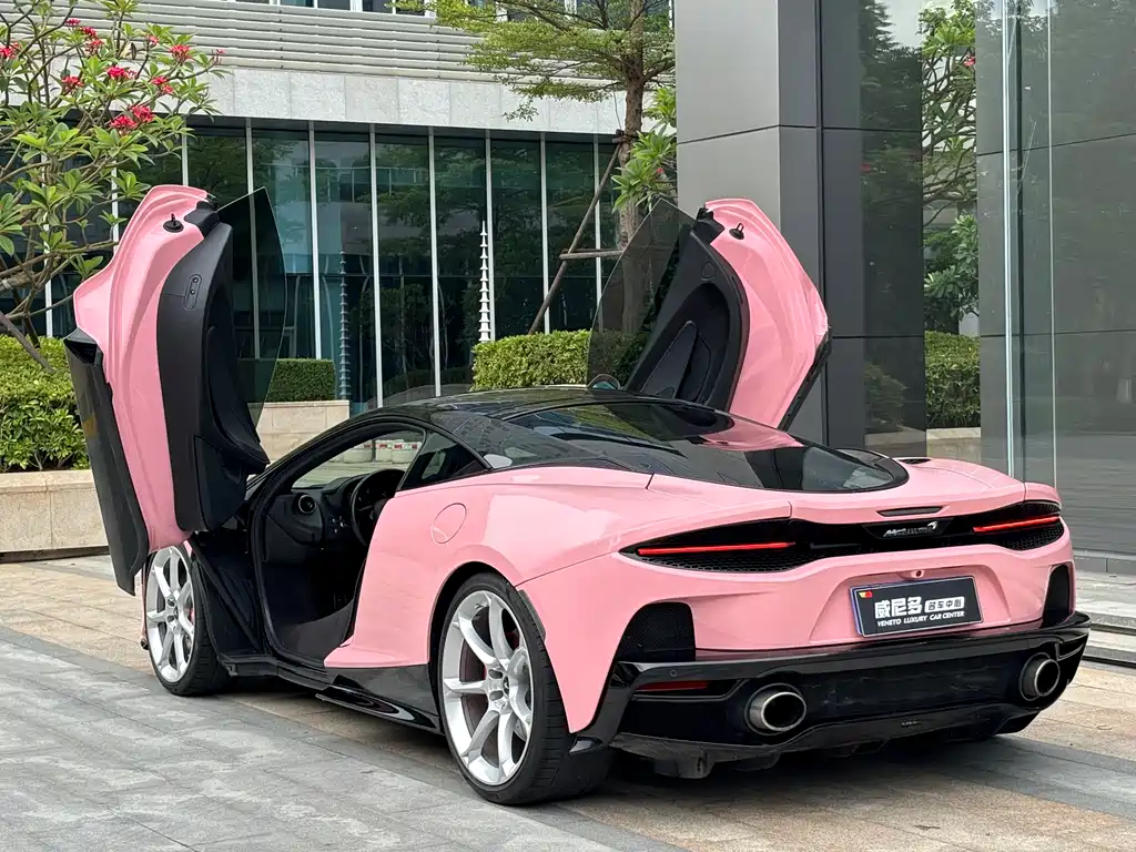 McLaren GT