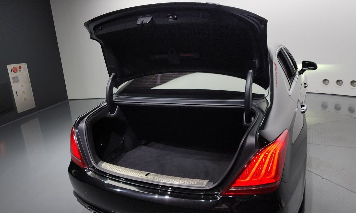 Genesis EQ900