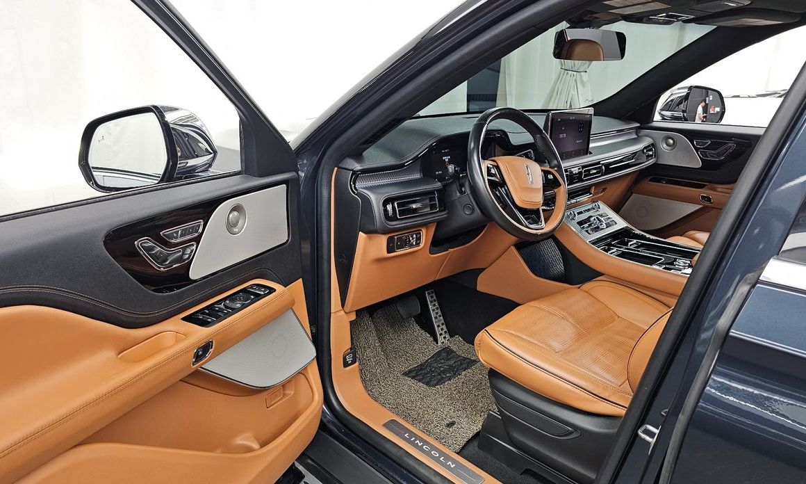 Lincoln Aviator