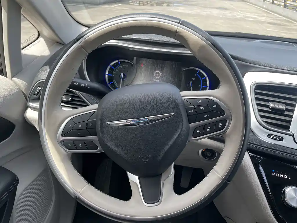 Chrysler Grand Voyager PHEV (Import)