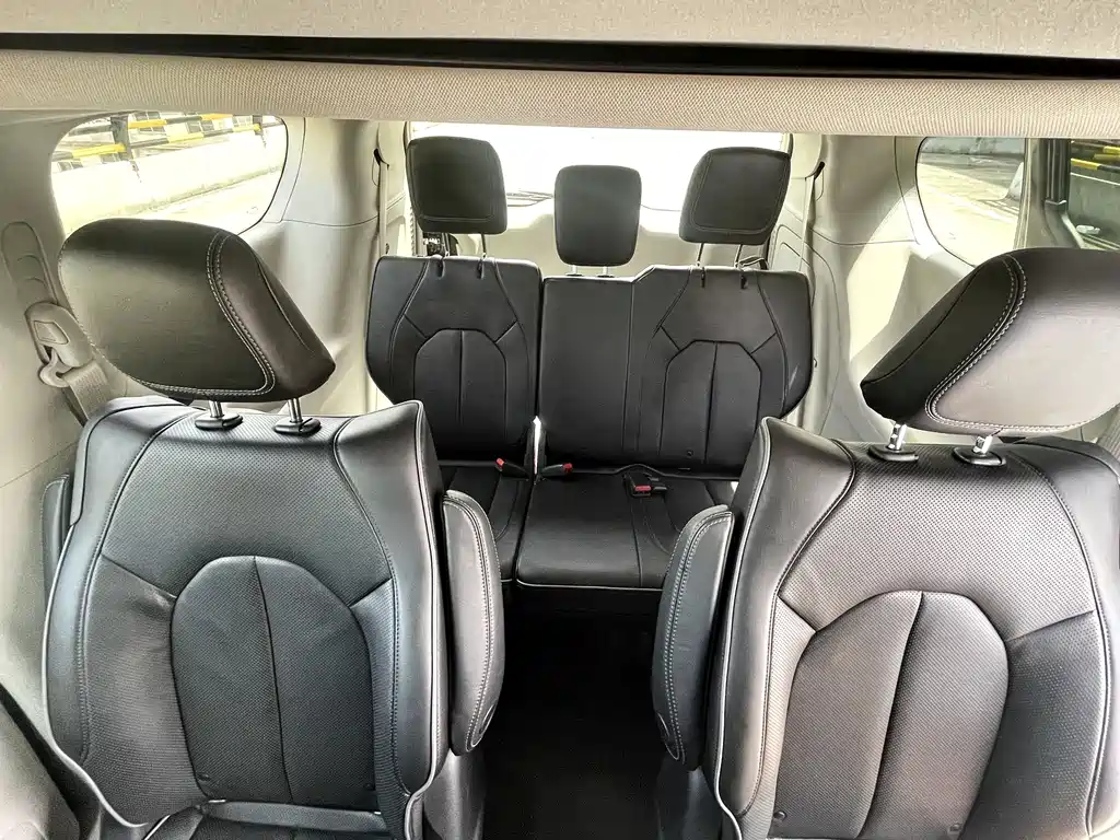 Chrysler Grand Voyager PHEV (Import)