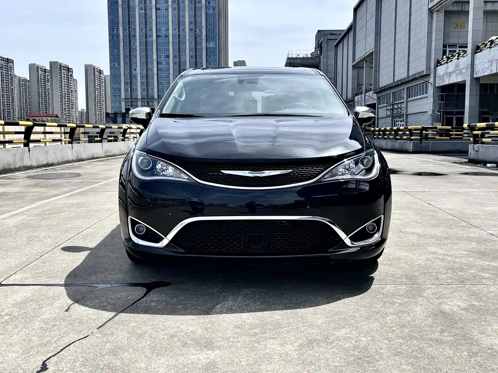 Chrysler Grand Voyager PHEV (Import)