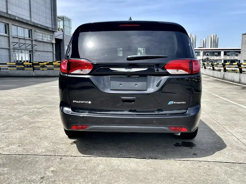 Chrysler Grand Voyager PHEV (Import)