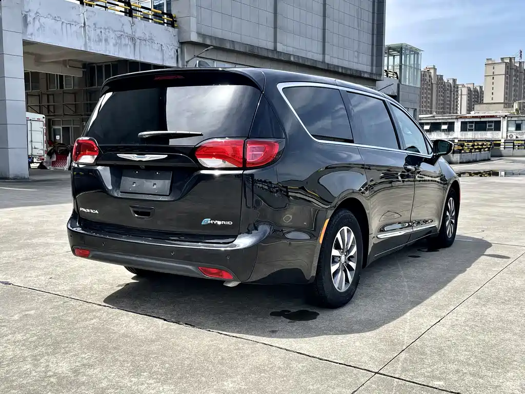 Chrysler Grand Voyager PHEV (Import)