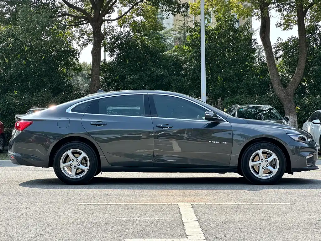 Chevrolet Malibu XL