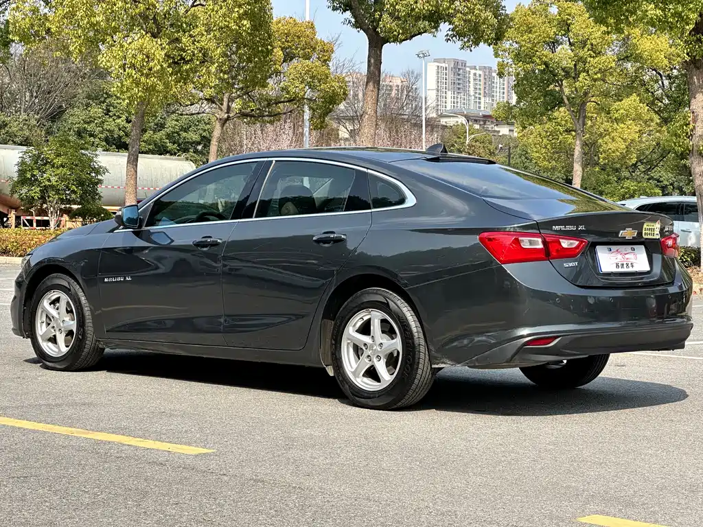 Chevrolet Malibu XL