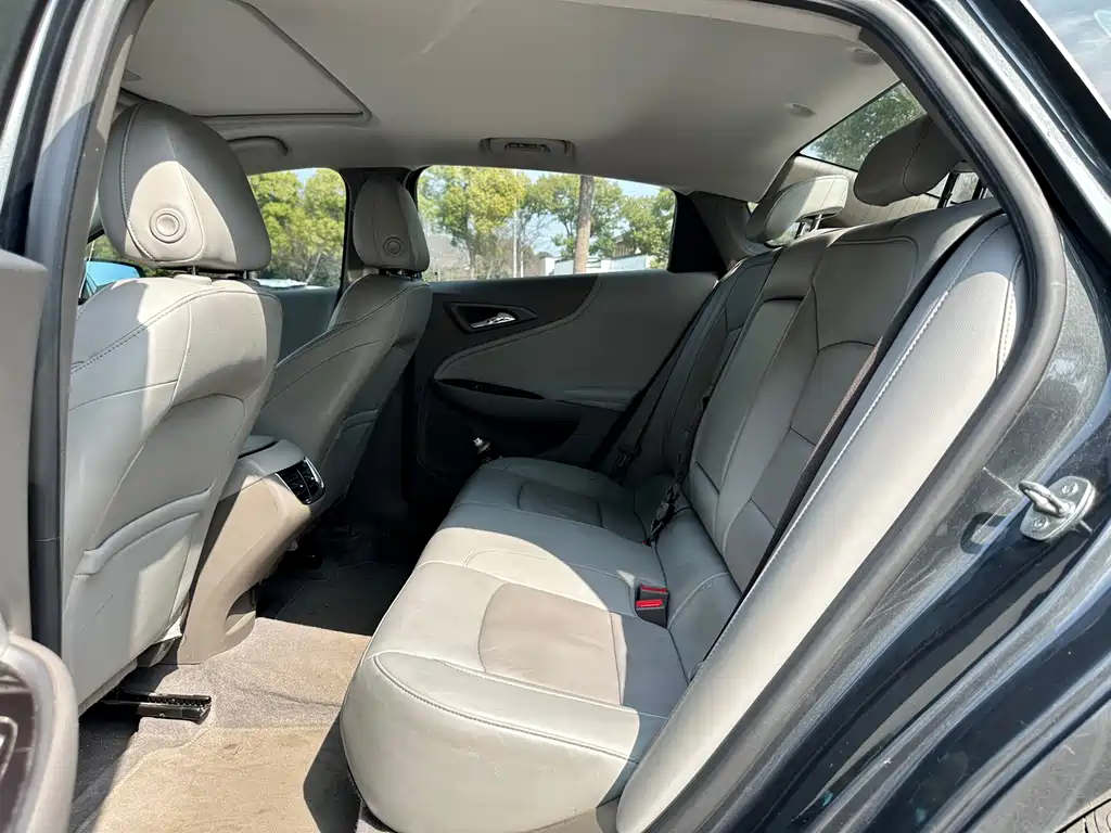 Chevrolet Malibu XL