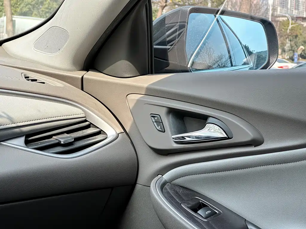 Chevrolet Malibu XL