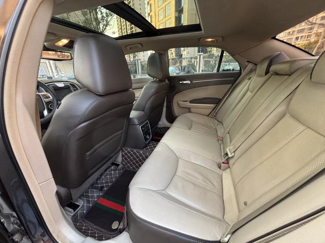 Chrysler Chrysler 300C (Import)