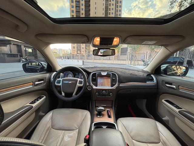 Chrysler Chrysler 300C (Import)