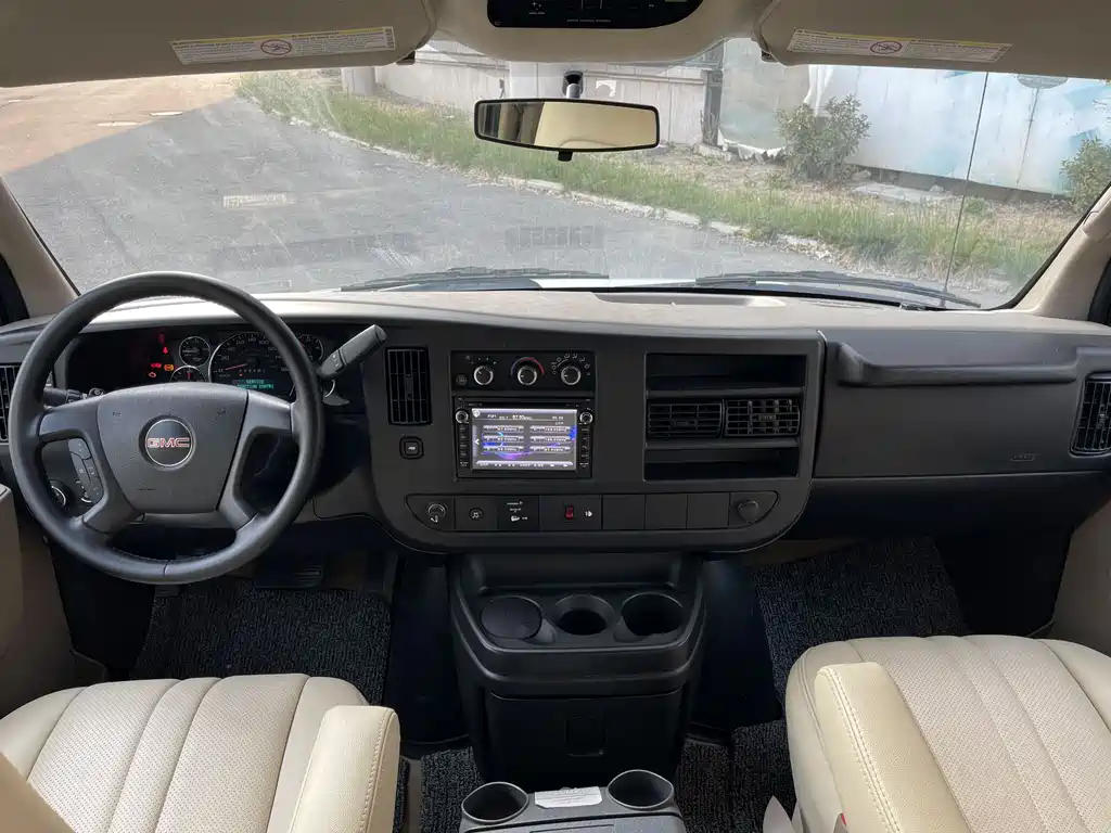 GMC Savana