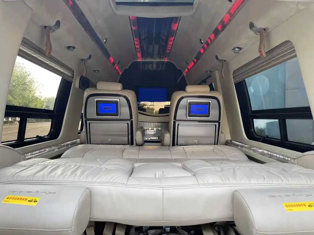 GMC Savana