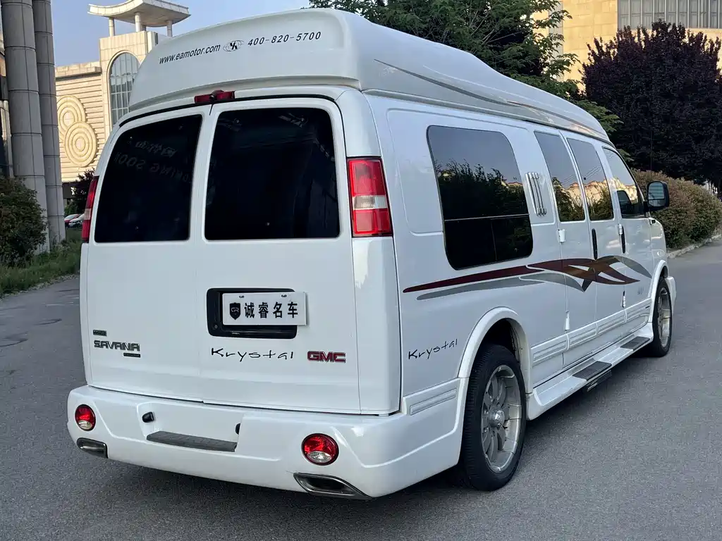 GMC Savana