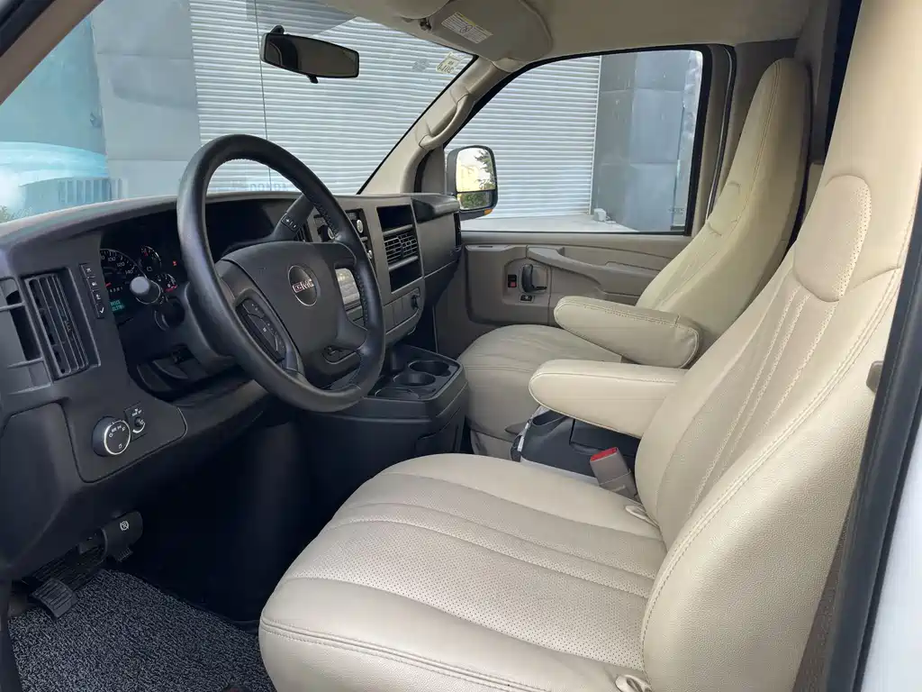 GMC Savana