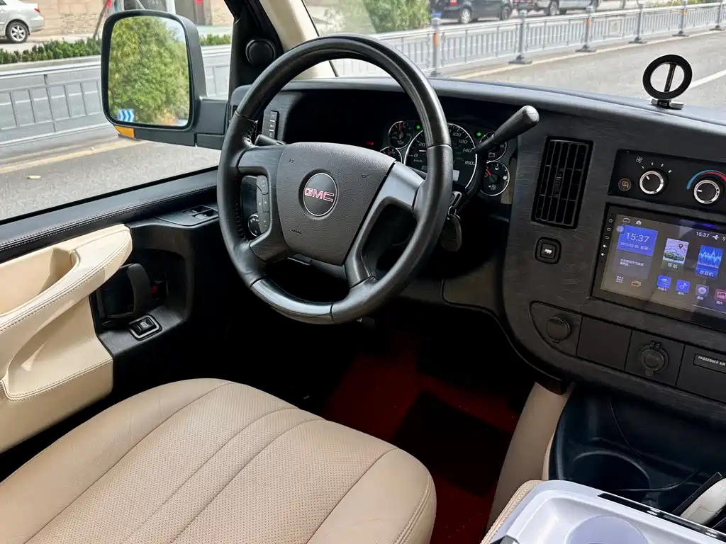 GMC Savana
