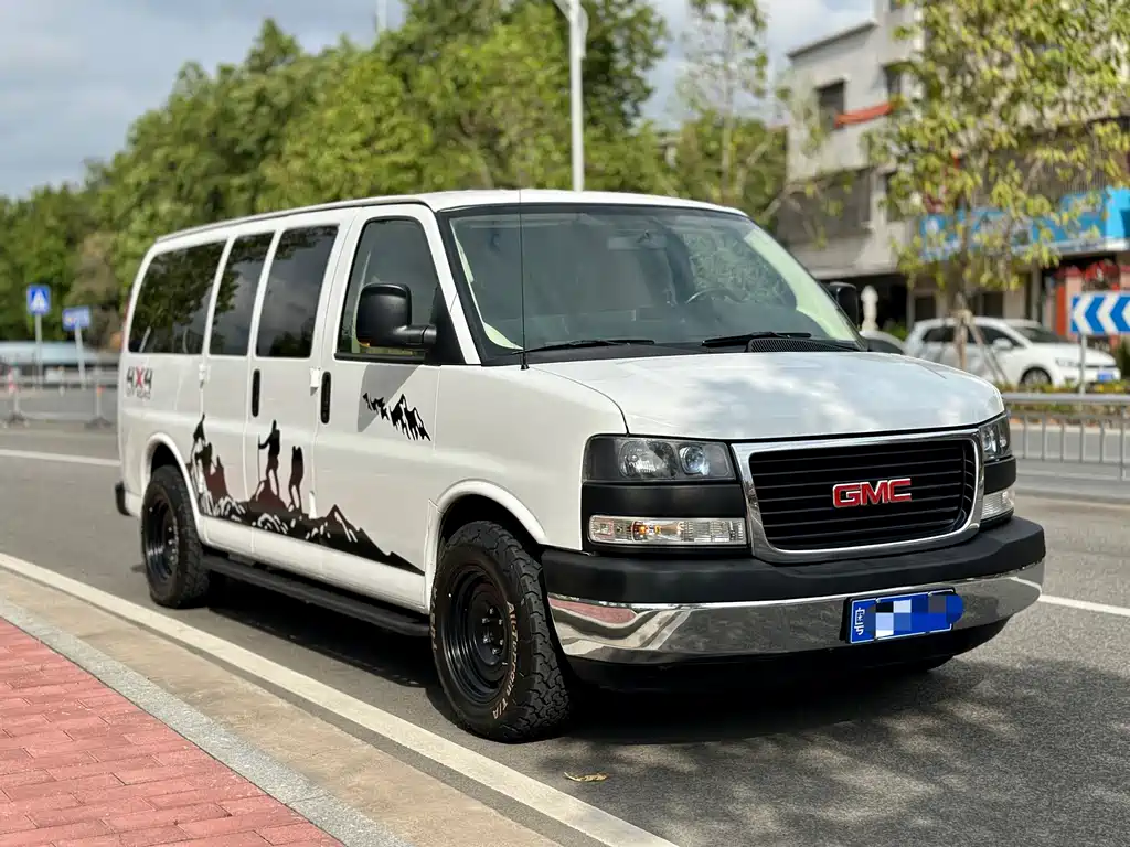GMC Savana
