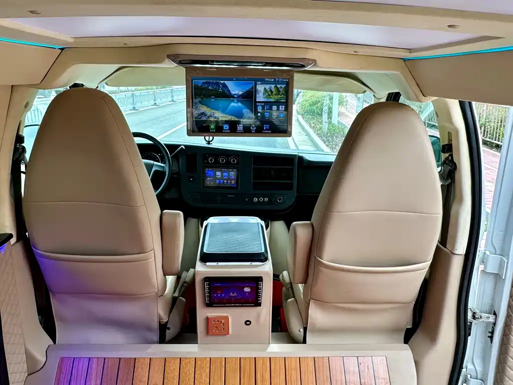 GMC Savana