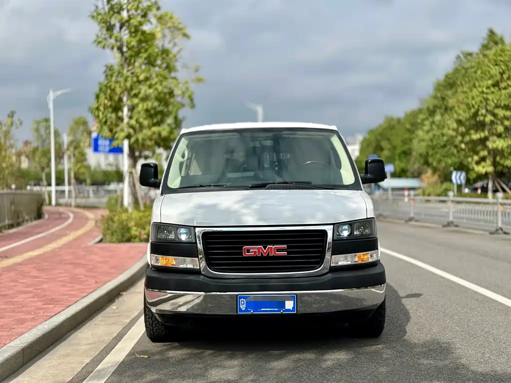 GMC Savana
